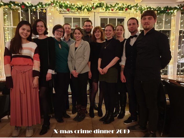 Foto Weihnachtsfeier 2019: Natthakan, Merve, Julia, Philipp, Agnes, Roland, Caro, Moni, Beate, Tony, Jonas (v.l.)